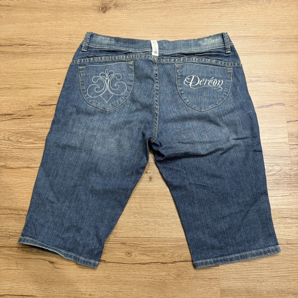 Womens Y2K Dereon Denim‎ Jean Shorts Knee Length Embroidered Pocket